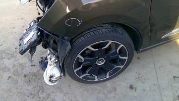 Foto pieza de coche