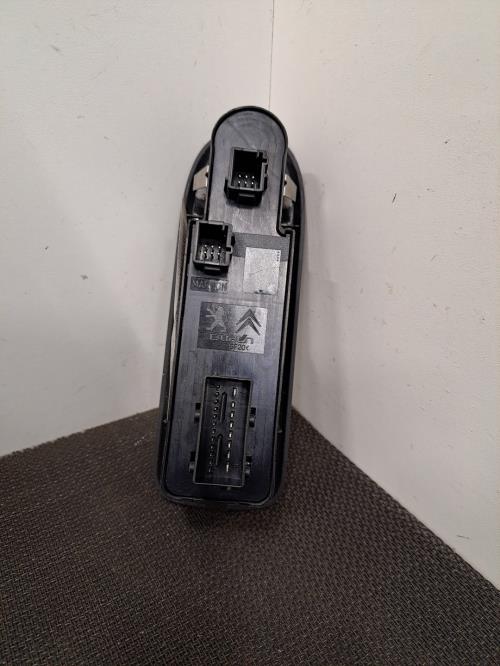 Image Interrupteur de leve vitre - PEUGEOT 508 1 SW