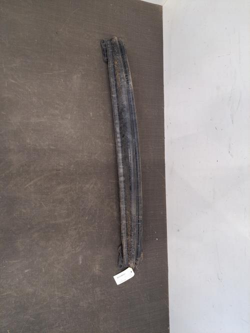 Image Renfort pare choc arriere (traverse) - VOLKSWAGEN GOLF 5
