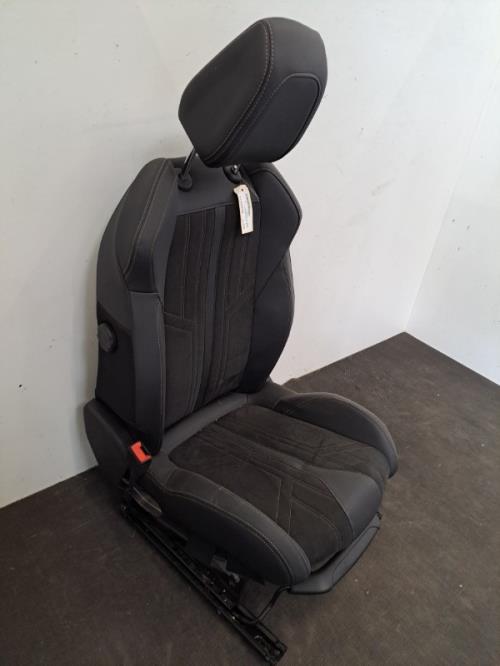 Image Interieur complet - PEUGEOT 3008 2