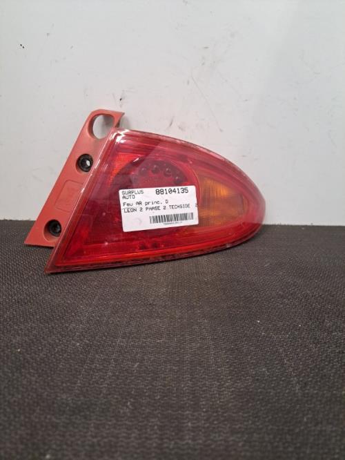 Image Feu arriere principal droit (feux) - SEAT LEON 2