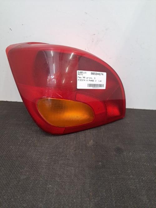 Image Feu arriere principal gauche (feux) - FORD FIESTA 4