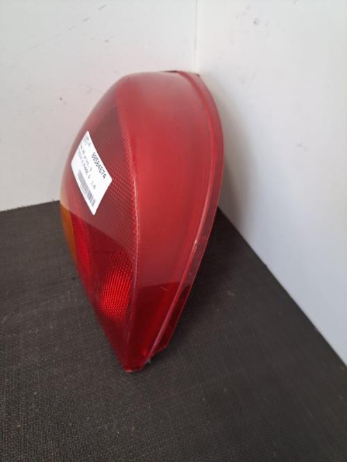 Image Feu arriere principal gauche (feux) - FORD FIESTA 4