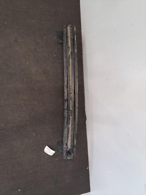 Image Renfort pare choc arriere (traverse) - VOLKSWAGEN GOLF