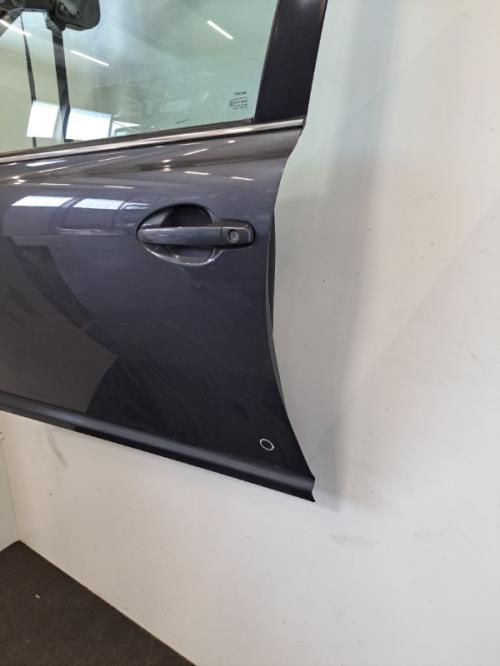 Image Porte avant gauche - TOYOTA AVENSIS 2