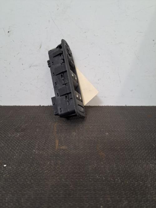Image Interrupteur de leve vitre avant gauche - CITROEN C3 2