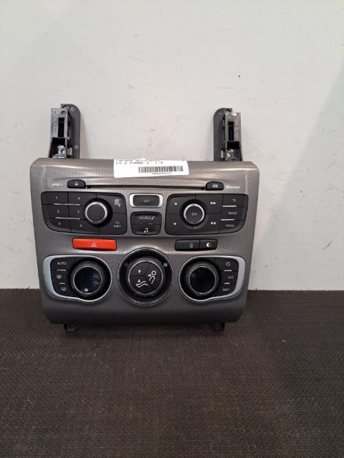 Image Facade autoradio - CITROEN C4 2