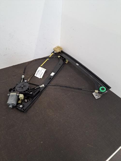 Image Moteur leve vitre avant droit - VOLKSWAGEN GOLF