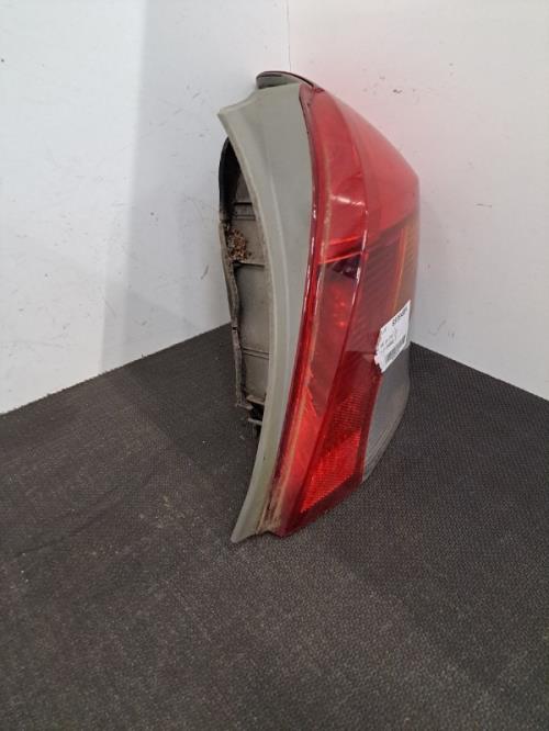 Image Feu arriere principal droit (feux) - TOYOTA YARIS 2