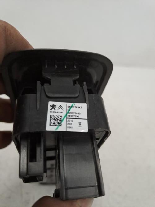Image Interrupteur de leve vitre - CITROEN C3 2
