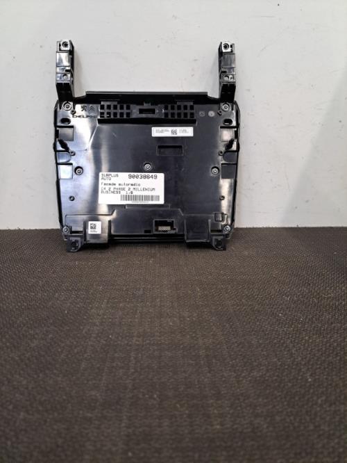 Image Facade autoradio - CITROEN C4 2