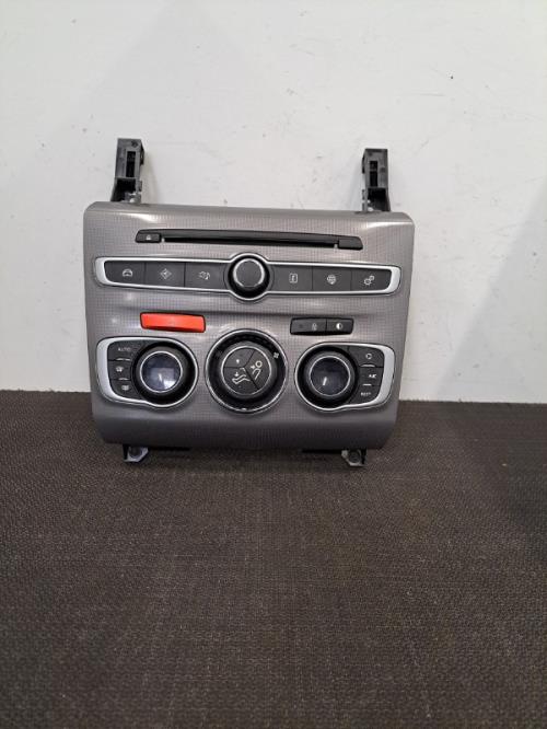 Image Facade autoradio - CITROEN C4 2