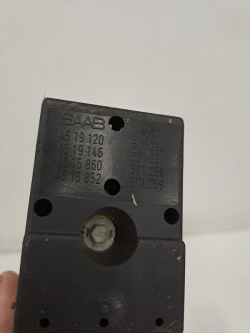 Image Interrupteur de leve vitre avant gauche - SAAB 900 2