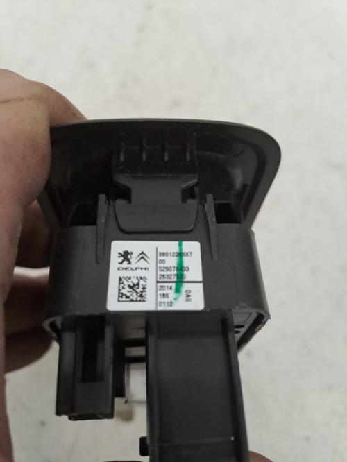 Image Interrupteur de leve vitre avant gauche - CITROEN C3 2