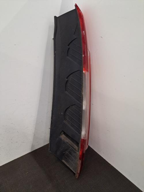 Image Feu arriere principal droit (feux) - FORD C-MAX 1