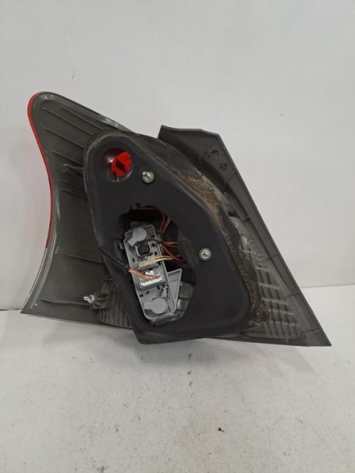 Image Feu arriere principal droit (feux) - TOYOTA YARIS 2