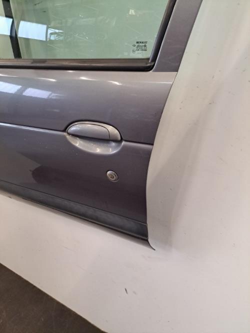 Image Porte avant gauche - RENAULT MEGANE 1