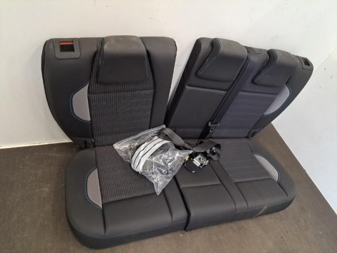 Image Interieur complet - PEUGEOT 2008 1