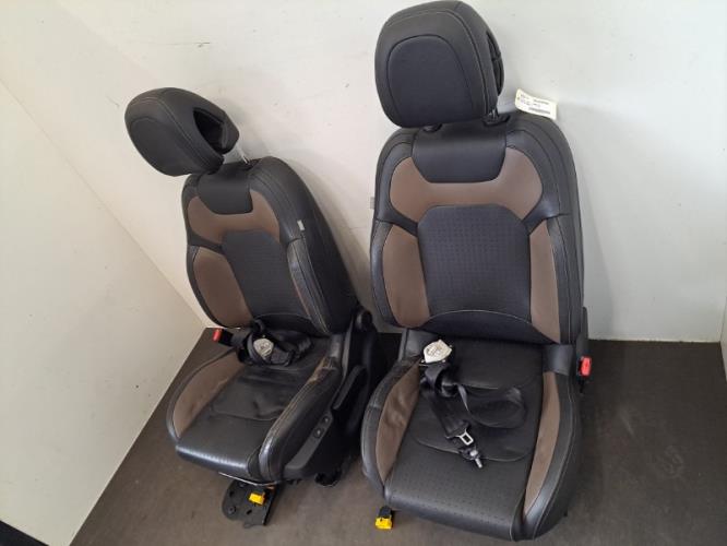 Image Interieur complet - CITROEN DS4