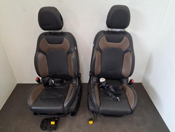 Image Interieur complet - CITROEN DS4