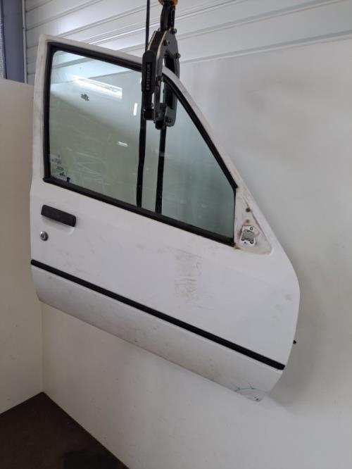 Image Porte avant droit - PEUGEOT 205