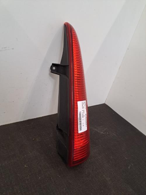 Image Enjoliveur de feu arriere droit - RENAULT KANGOO 2