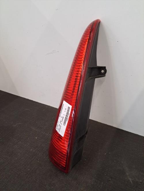 Image Enjoliveur de feu arriere gauche - RENAULT KANGOO 2