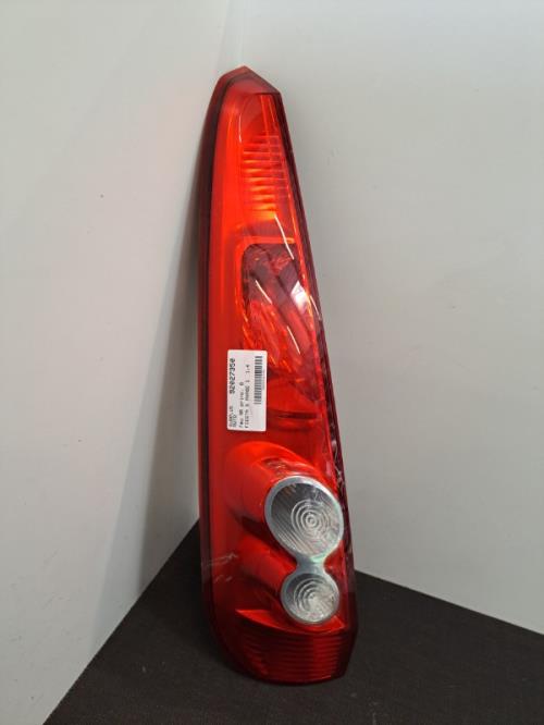 Image Feu arriere principal gauche (feux) - FORD FIESTA 5