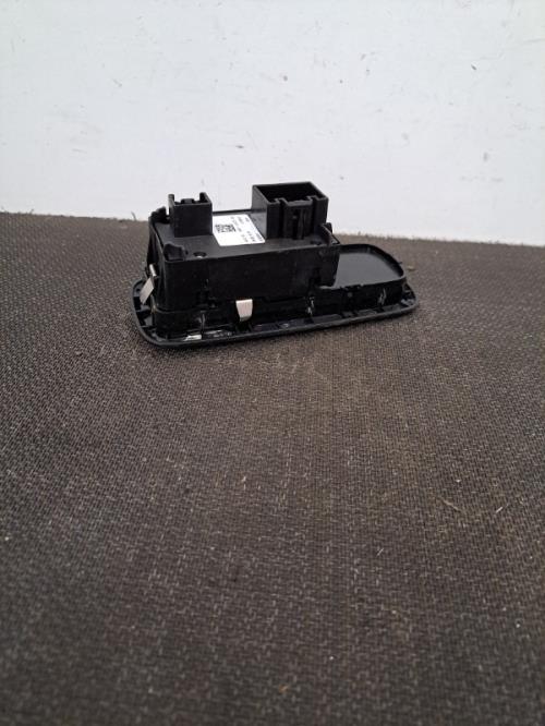 Image Interrupteur de leve vitre avant gauche - FORD FIESTA 6