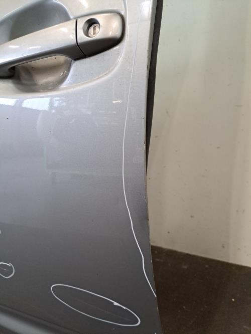 Image Porte avant gauche - TOYOTA AVENSIS 3