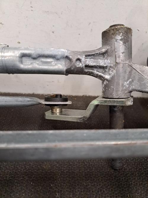Image Moteur essuie glace avant - MERCEDES VITO 447 MIXTO