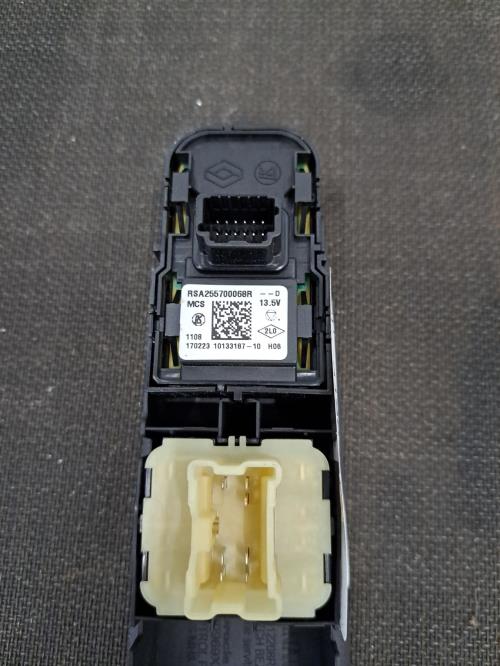 Image Interrupteur de leve vitre avant gauche - RENAULT CLIO 4