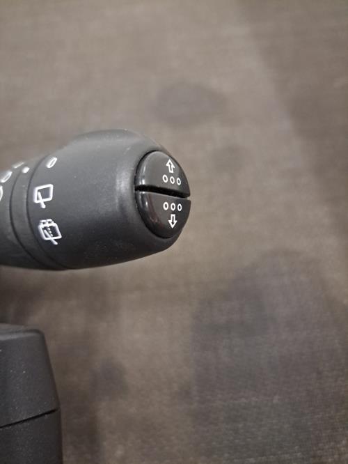 Image Com (Bloc Contacteur Tournant+Commodo Essuie Glace+Commodo Phare) - RENAULT CLIO 4