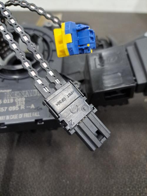 Image Com (Bloc Contacteur Tournant+Commodo Essuie Glace+Commodo Phare) - RENAULT CLIO 4