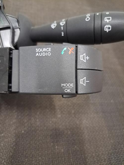 Image Com (Bloc Contacteur Tournant+Commodo Essuie Glace+Commodo Phare) - RENAULT CLIO 4