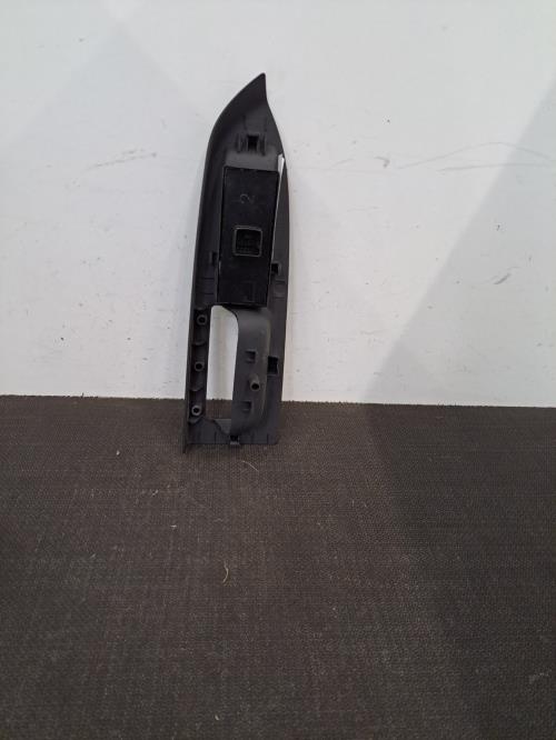 Image Interrupteur de leve vitre avant gauche - VOLKSWAGEN TOURAN 2