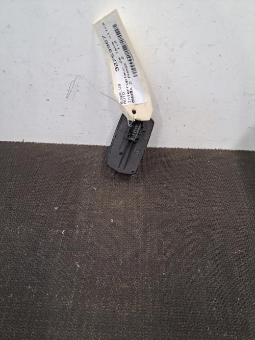 Image Interrupteur de leve vitre avant gauche - OPEL CORSA D