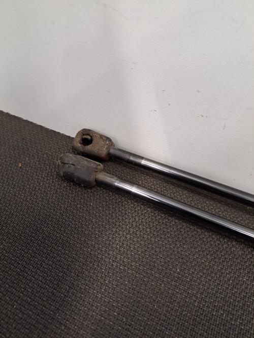 Image Verin de coffre - OPEL CORSA D