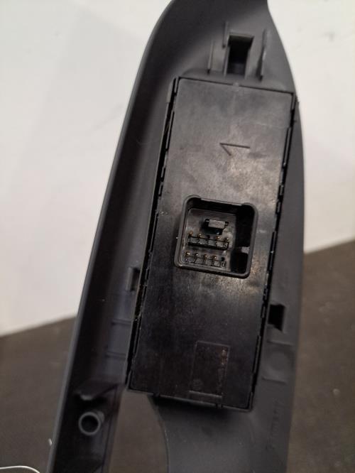 Image Interrupteur de leve vitre avant gauche - VOLKSWAGEN TOURAN 2