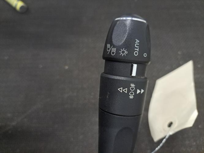 Image Com (Bloc Contacteur Tournant+Commodo Essuie Glace+Commodo Phare) - CITROEN C4 2