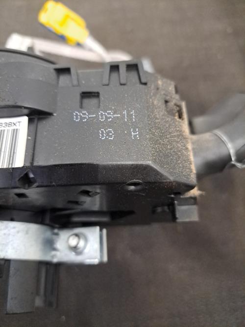 Image Com (Bloc Contacteur Tournant+Commodo Essuie Glace+Commodo Phare) - CITROEN C3 PICASSO