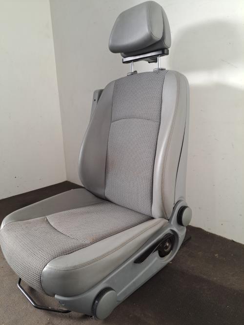Image Siege avant droit - MERCEDES VIANO 639