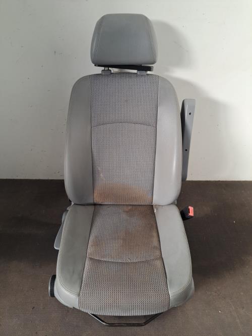 Image Siege avant gauche - MERCEDES VIANO 639