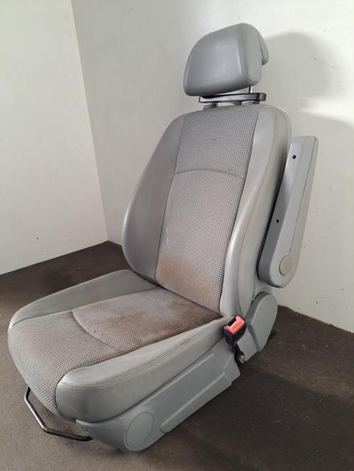 Image Siege avant gauche - MERCEDES VIANO 639