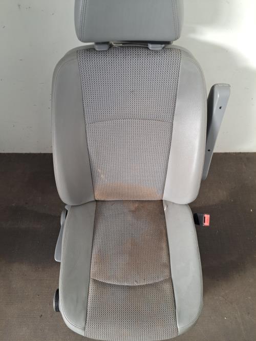 Image Siege avant gauche - MERCEDES VIANO 639