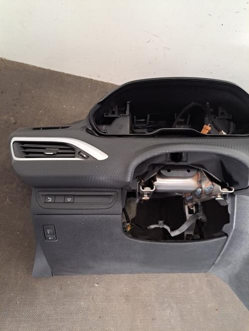 Image Tableau de bord - PEUGEOT 2008 1