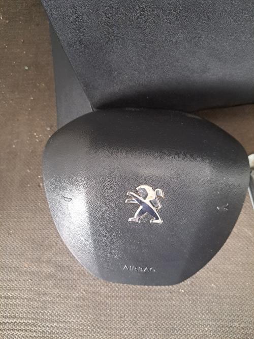Image Tableau de bord - PEUGEOT 2008 1
