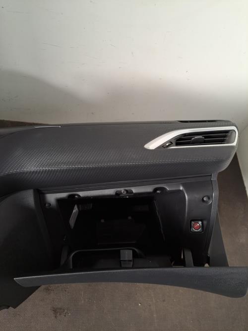 Image Tableau de bord - PEUGEOT 2008 1
