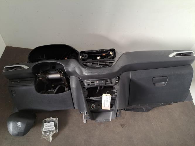 Image Tableau de bord - PEUGEOT 2008 1