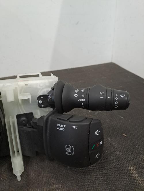 Image Com (Bloc Contacteur Tournant+Commodo Essuie Glace+Commodo Phare) - RENAULT MEGANE 3